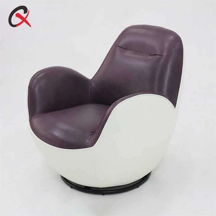 Вращающийся стул с металлической основой